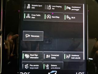 VOLVO XC40 usata, con Volante in pelle