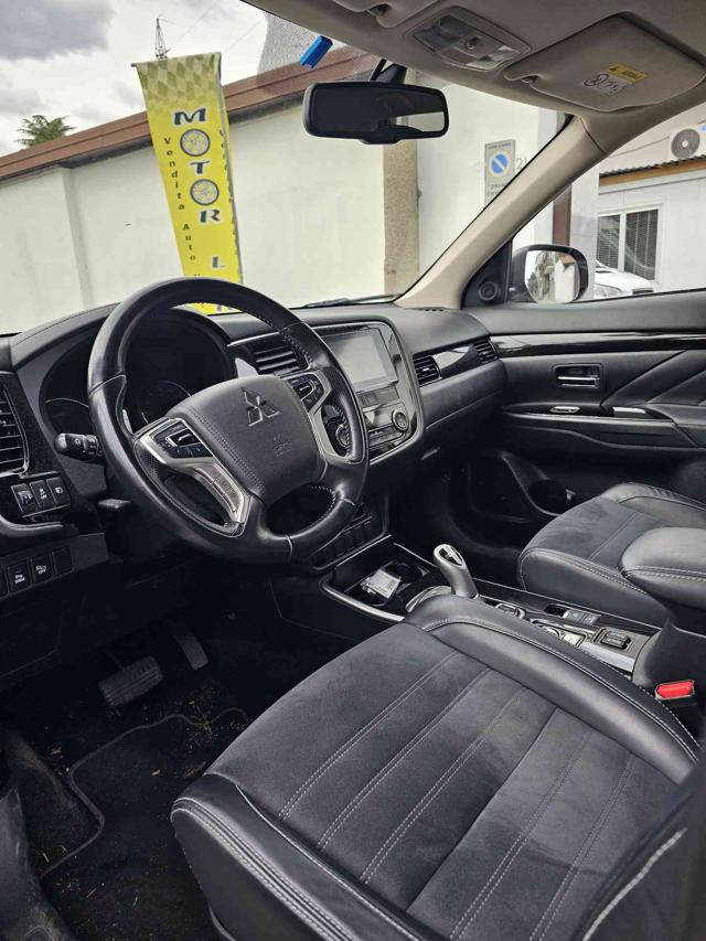 MITSUBISHI Outlander usata, con Climatizzatore