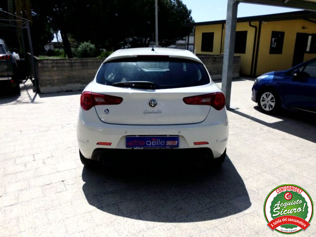 ALFA ROMEO Giulietta usata, con Autoradio