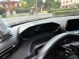 PEUGEOT 2008 usata, con Cruise Control