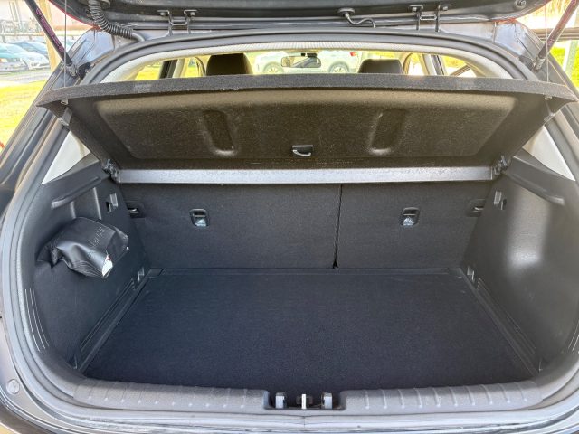 KIA Stonic usata, con Schermo multifunzione interamente digitale