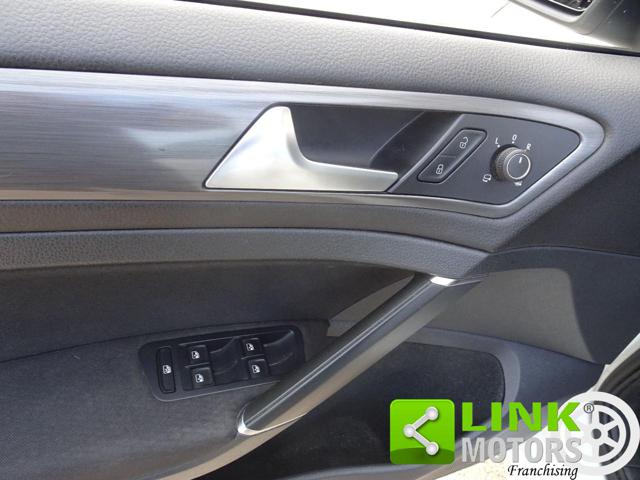 VOLKSWAGEN Golf usata, con Volante multifunzione