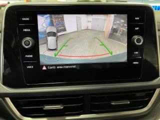 VOLKSWAGEN T-Roc usata, con Leve al volante