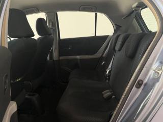 TOYOTA Yaris usata 8