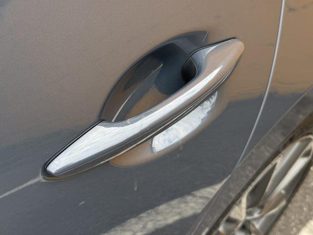 MAZDA 3 usata, con Hill holder