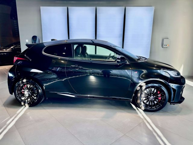 TOYOTA Yaris usata, con Alzacristalli elettrici