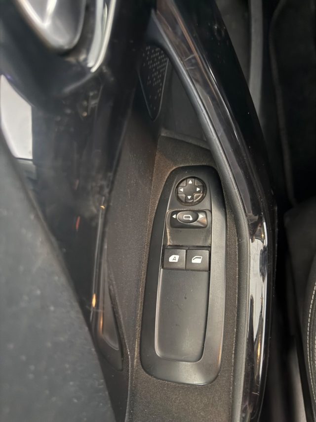 PEUGEOT 208 usata 4