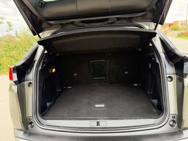PEUGEOT 3008 usata, con Leve al volante