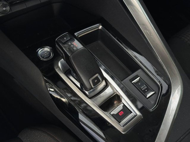 PEUGEOT 3008 usata, con Sistema di navigazione
