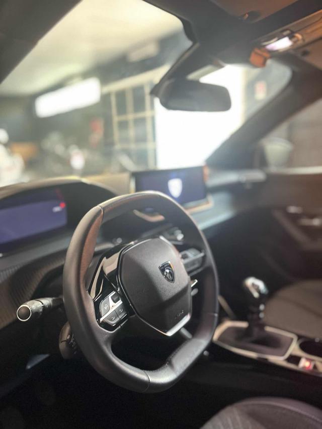 PEUGEOT 2008 usata, con Controllo trazione