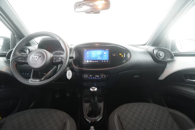 TOYOTA Aygo X usata 10