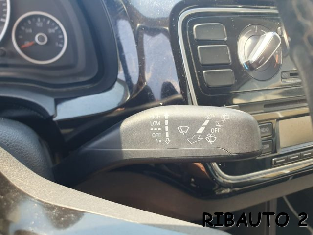 VOLKSWAGEN up! usata, con ESP