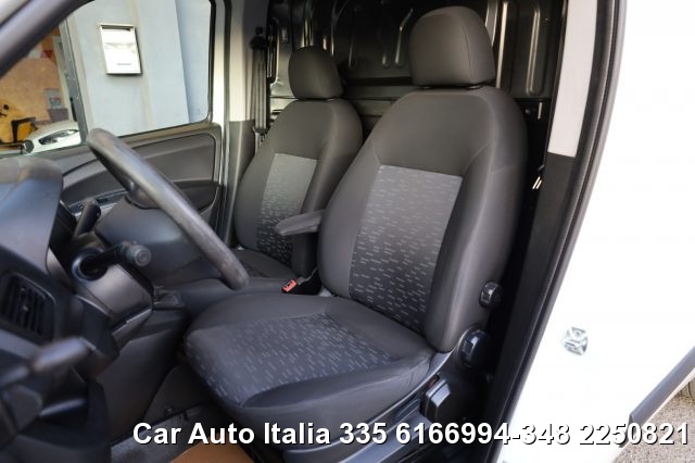OPEL Combo usata, con Kit fumatori