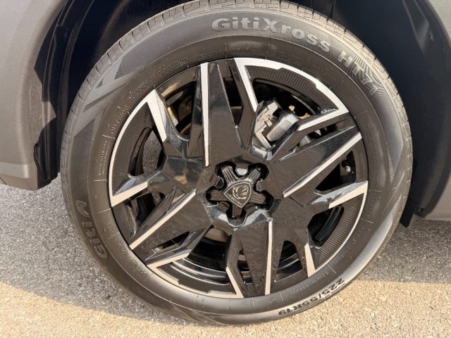 PEUGEOT 5008 usata, con Sedile posteriore sdoppiato