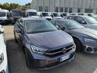 VOLKSWAGEN Taigo 1.0 TSI 110 CV DSG Automatica per NEOPATENTATI