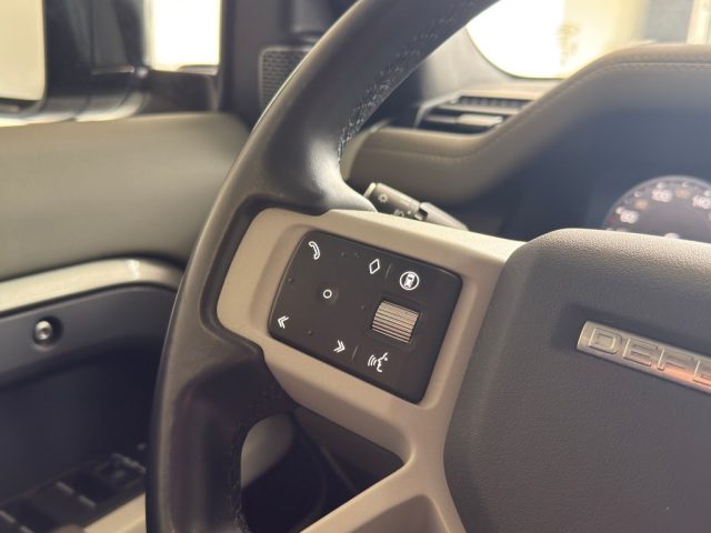 LAND ROVER Defender usata 24