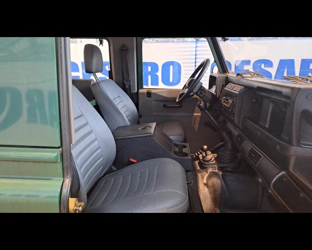 LAND ROVER Defender usata 18