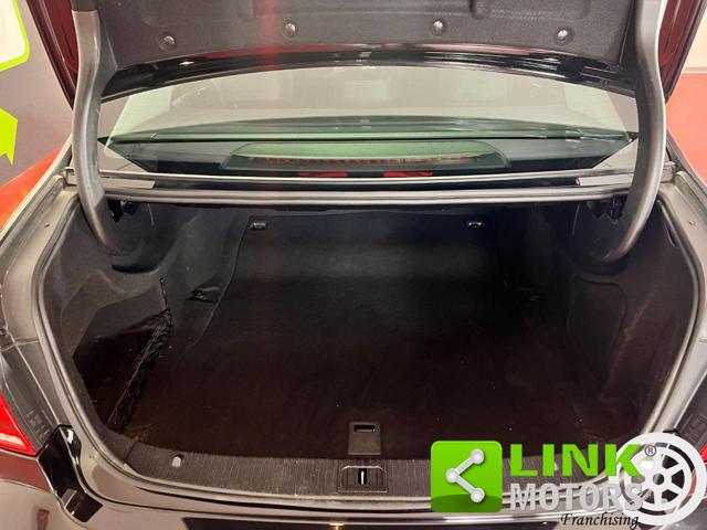 MERCEDES-BENZ E 220 usata, con Fari Xenon