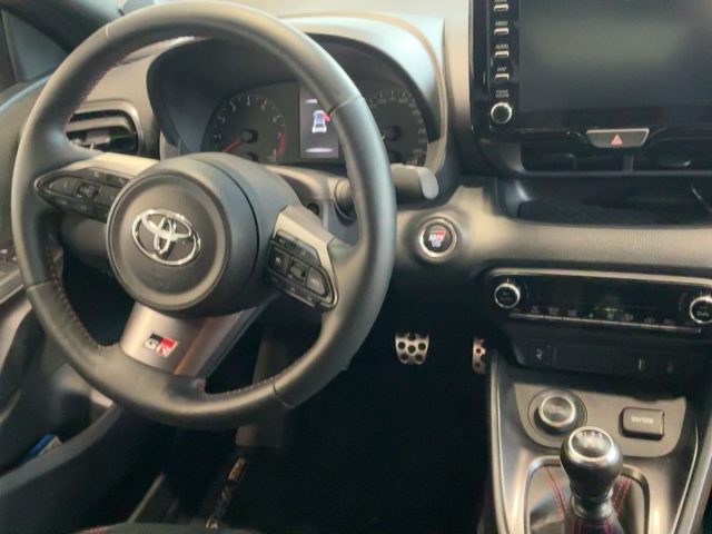 TOYOTA Yaris usata, con Boardcomputer