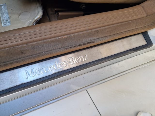 MERCEDES-BENZ E 220 usata, con Specchietti laterali elettrici