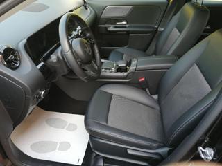 MERCEDES-BENZ GLA 180 usata, con Cerchi in lega