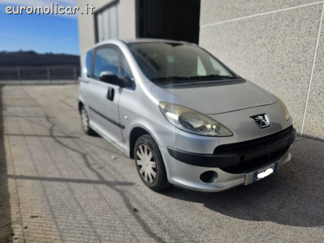 PEUGEOT 1007 usata, con Airbag