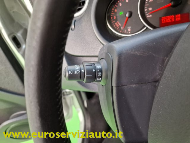 RENAULT Kangoo usata, con Sensori di parcheggio posteriori