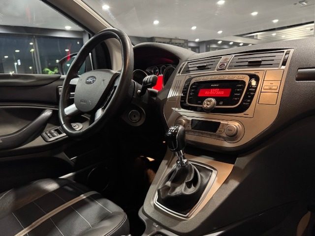 FORD Kuga usata 8