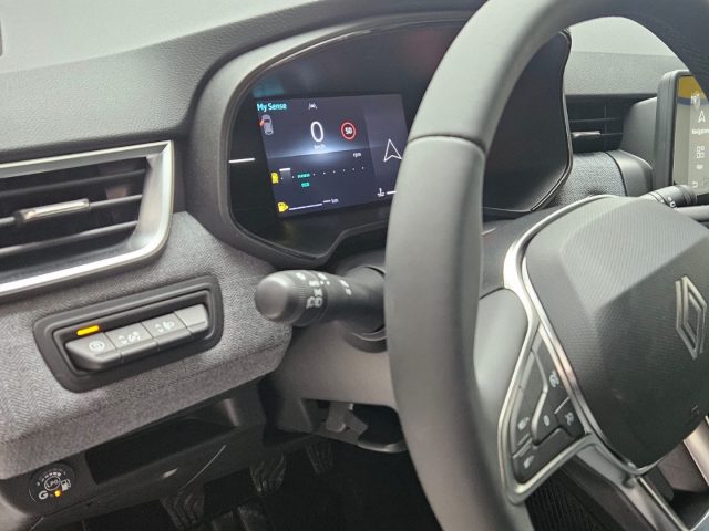 RENAULT Clio usata, con Fari LED