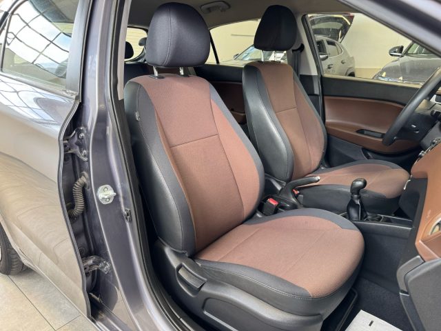 HYUNDAI i20 usata, con Fendinebbia
