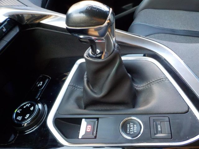 PEUGEOT 3008 usata, con USB