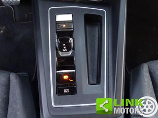 VOLKSWAGEN Golf usata, con USB