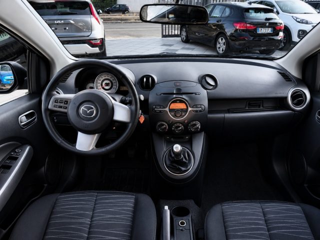 MAZDA 2 usata, con Climatizzatore