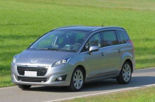 PEUGEOT 5008 usata, con Airbag