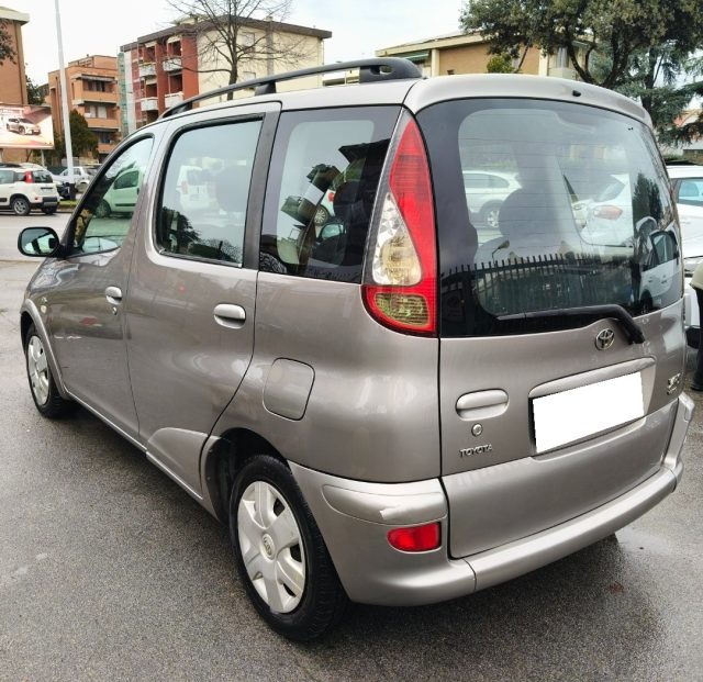 TOYOTA Yaris usata, con Airbag Passeggero