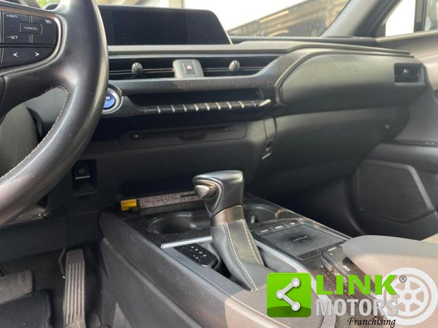 LEXUS UX 250h usata, con Servosterzo