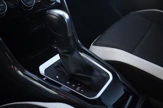 VOLKSWAGEN T-Roc usata, con Controllo automatico clima