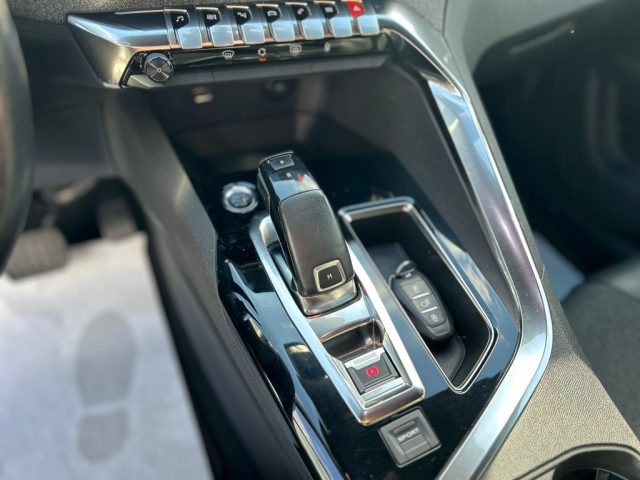 PEUGEOT 3008 usata, con Controllo automatico clima