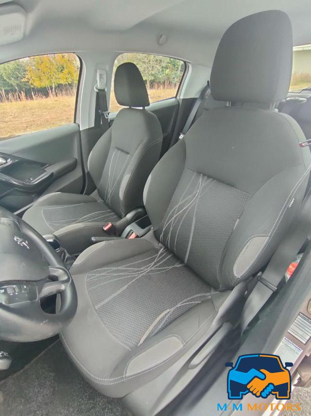 PEUGEOT 208 usata, con Fendinebbia