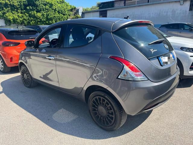 LANCIA Ypsilon usata, con Airbag