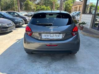 PEUGEOT 208 usata, con Autoradio