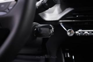 PEUGEOT 2008 usata, con Fari LED