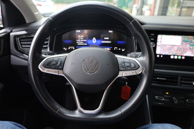 VOLKSWAGEN Taigo usata, con USB