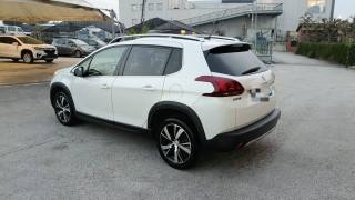 PEUGEOT 2008 usata, con Autoradio