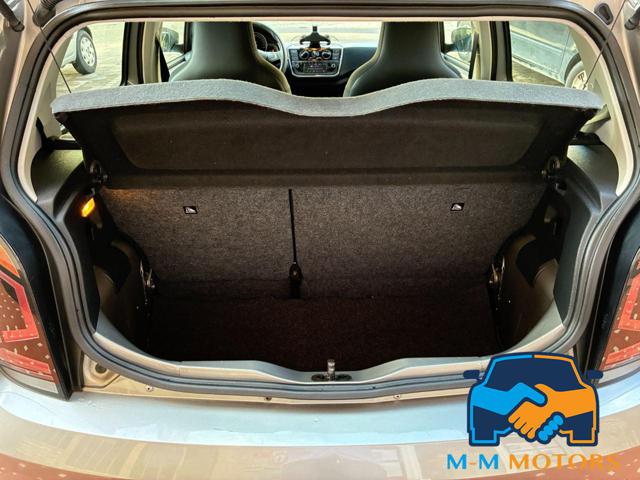 VOLKSWAGEN up! usata, con Sedile posteriore sdoppiato