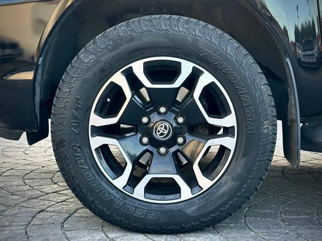 TOYOTA Hilux usata, con Isofix