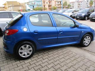 PEUGEOT 206 usata, con Autoradio