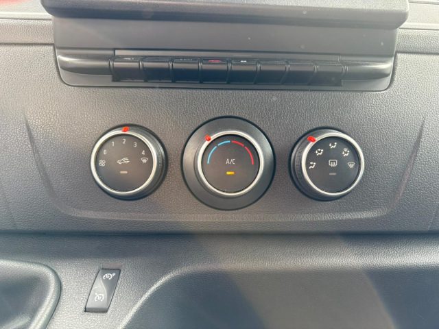 RENAULT Master usata, con USB