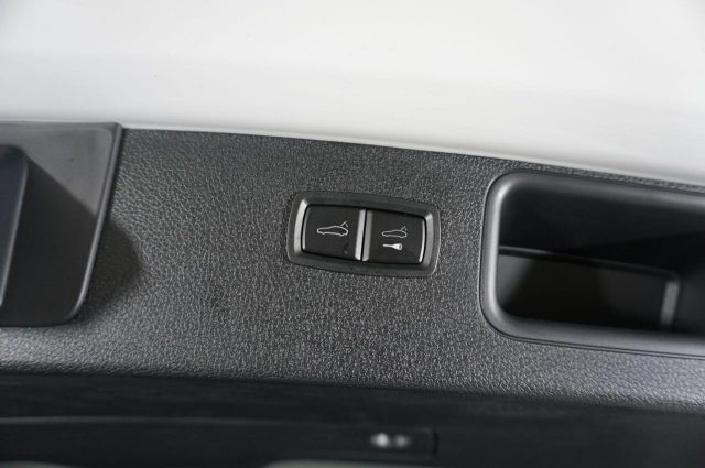 PORSCHE Macan usata, con Sedili riscaldati