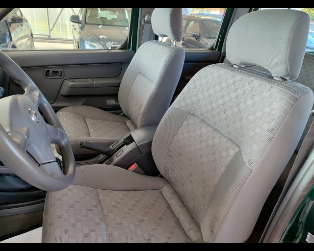 NISSAN Navara usata, con Servosterzo